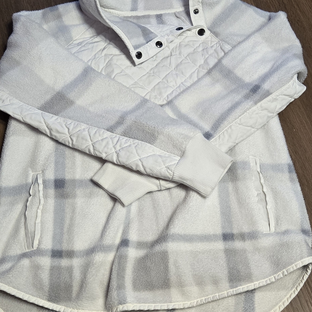 Abercrombie & Fitch Pullover For Women Size Medium